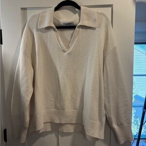 Old Navy Cream Collared V-Neck Pullover Sweater